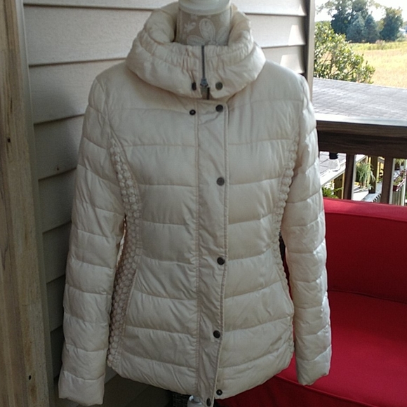 Nicole Miller Jackets & Blazers - Nicole Miller puffer coat. Size L
